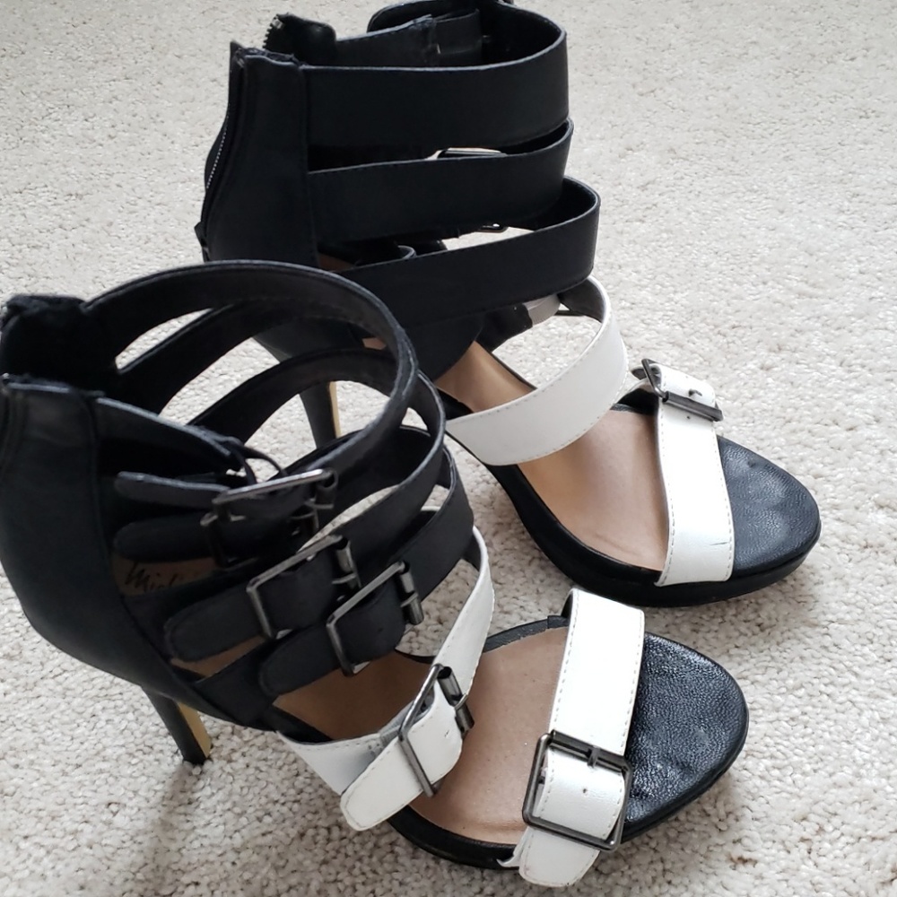 Heels - Picture 2 of 5